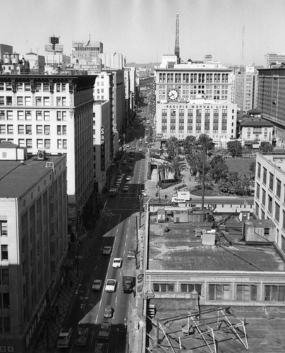 6th Street west from Broadway