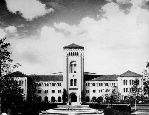 Bovard Hall at U.S.C, view 58