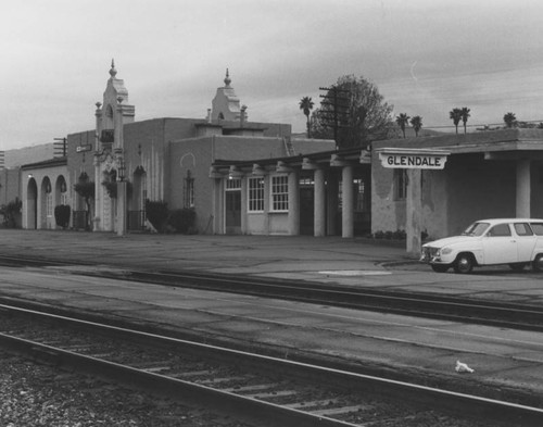 Glendale train station