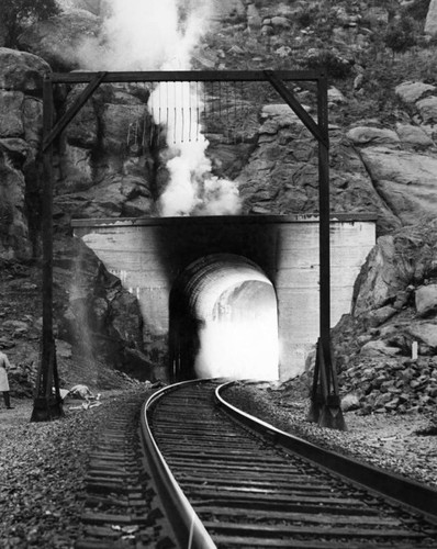 Flames roar through Southern Pacific tunnel in hills north of Chatsworth