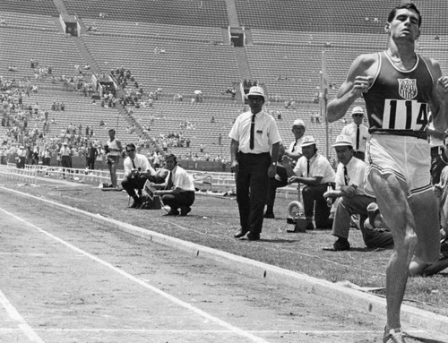 Jim Ryun wins race