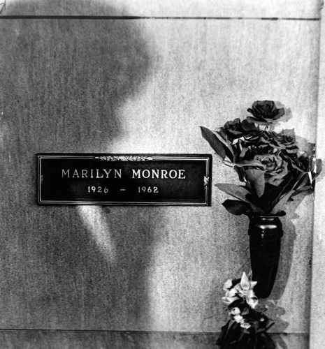 Shadow falls across tomb of Marilyn Monroe