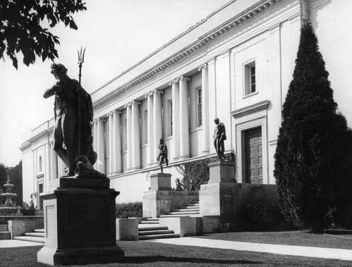 Exterior view of Huntington Library