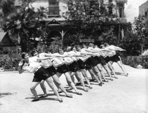 Auto Club women athlete Turnverein tumblers