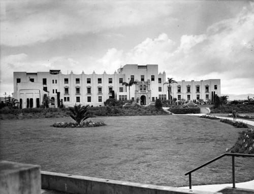 Xavier Hall, Loyola University