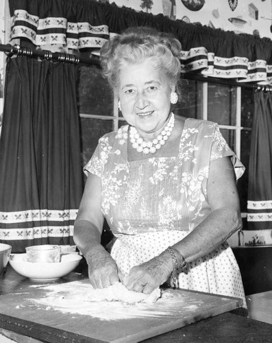 Verna Felton takes time for cooking