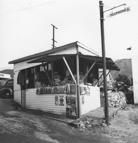 Lockheed newsstand, view 10