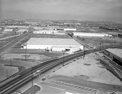 Washington Boulevard and Garfield Avenue, Central Manufacturing District, looking northeast