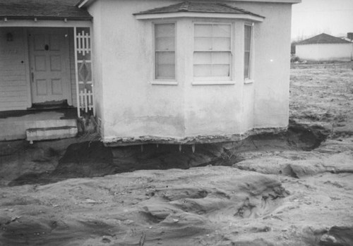 L.A. River flooding, missing foundation in North Hollywood