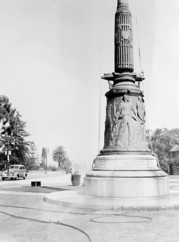 Pasadena memorial flagpole