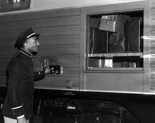 Southern Pacific luggage compartment