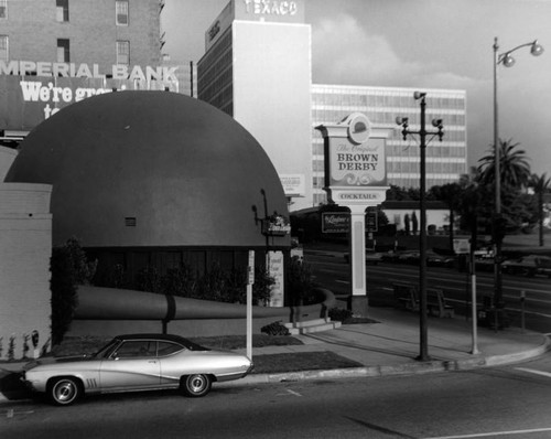 Brown Derby on Wilshire Boulevard