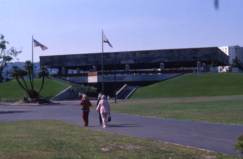 George C. Page Museum, La Brea Tar Pits