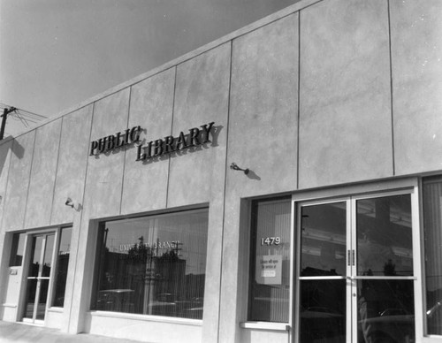 University Branch Library, a storefront