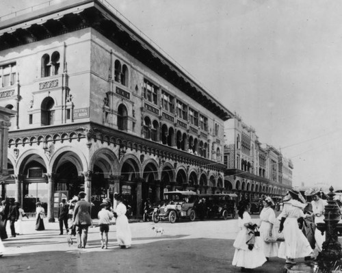 Business block containing St. Mark's Hotel