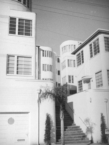 Doheny Courtyard Apartments