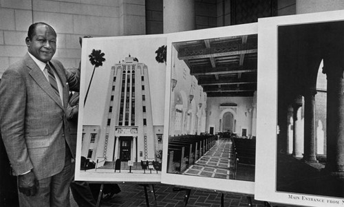 Bradley displays plans for City Hall restoration