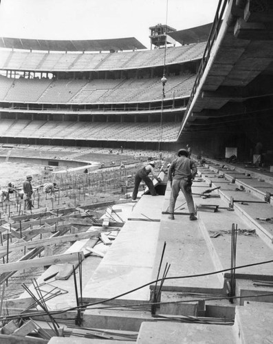 Dodger Stadium construction