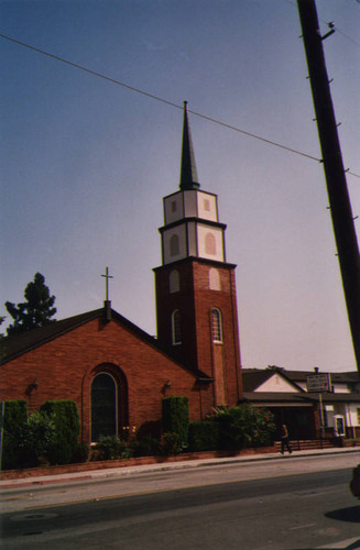 North Long Beach Christian Church, exterior