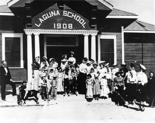 Laguna School class, Bell Gardens