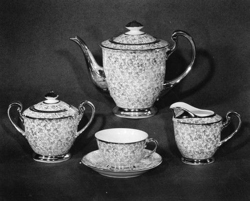 Gold lace tea set