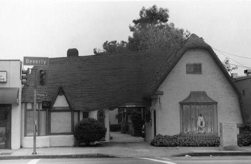 Apartments on Beverly Blvd