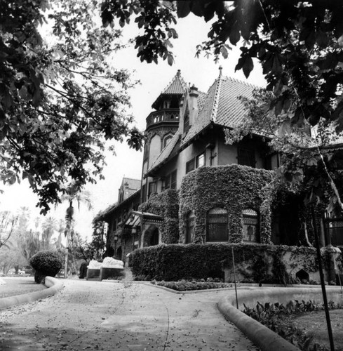 Former mansion now campus building