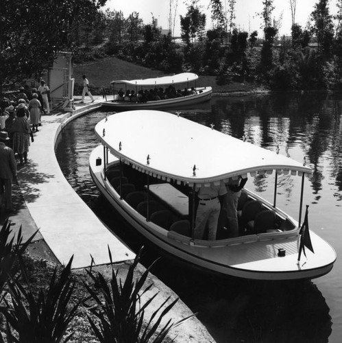 Busch Gardens, amusement park boat ride