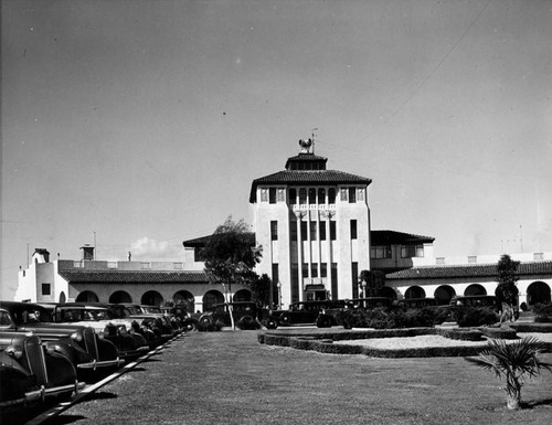 Union Air Terminal, exterior