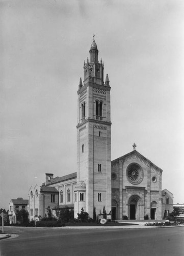 Exterior of Wilshire United Methodist Church, view 1