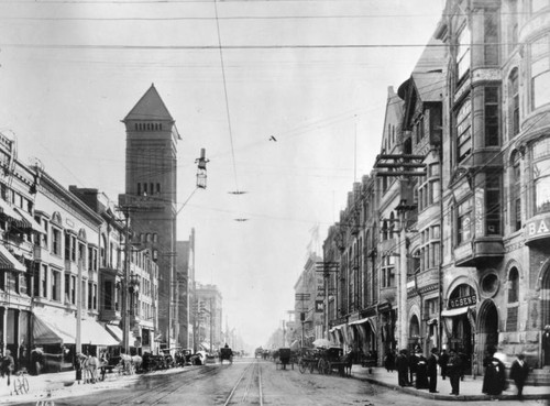 Street scene by old City Hall