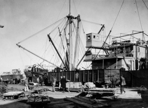 Dock scene, 1925