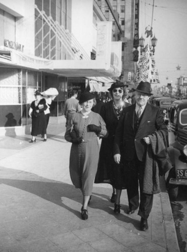 Ethel Schultheis and parents in front of Sardi's