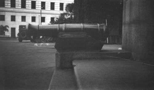 Courthouse cannon