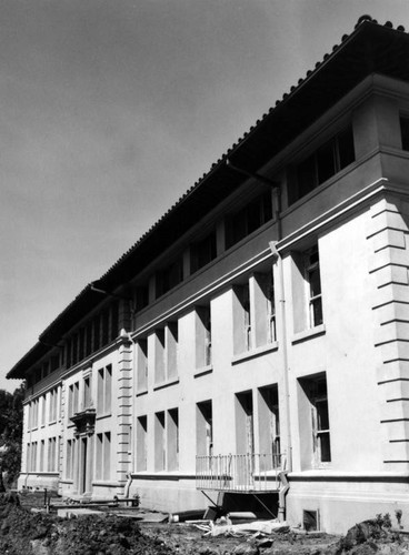 Swan Hall Occidental College