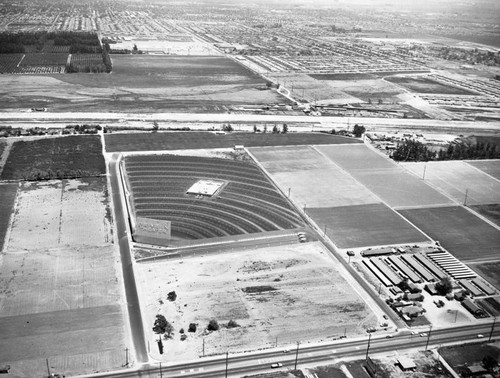 Pacific Drive-In, Santa Ana, looking east