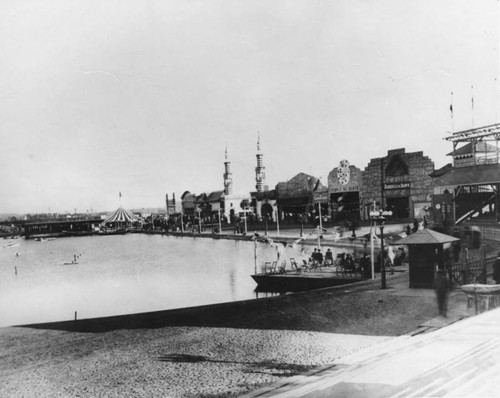 View of Venice's Midway Plaisance