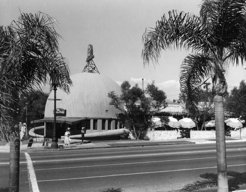 Wilshire Brown Derby exterior