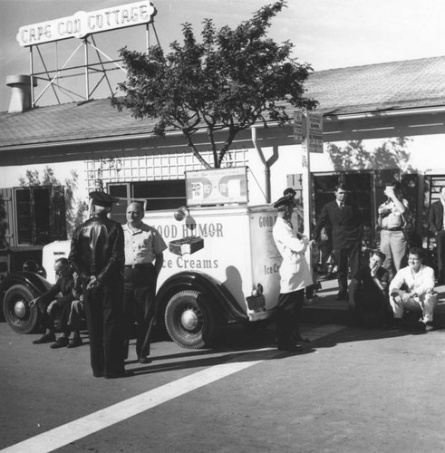 Lunchtime for Douglas Company employees, view 18