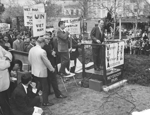 Rally at UCLA supporting Victory in Viet Nam Association