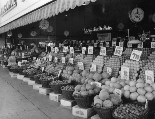 Three Star Produce display