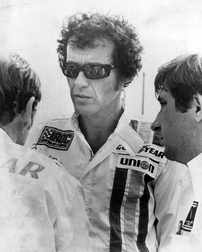 Richard Petty with his pit crew