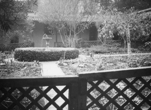 Courtyard and fountain at Casa de Adobe