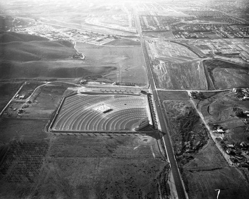 La Habra Drive-In, La Habra, looking west