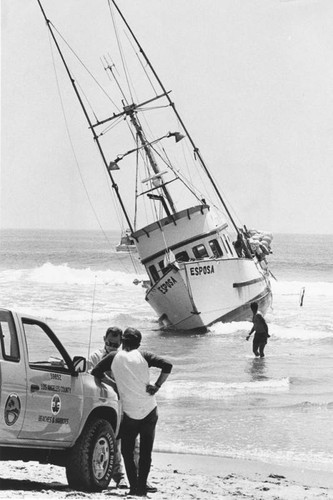 45-foot fishing boat aground
