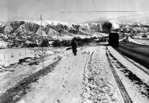 Ridge Route (US Highway 99) snow