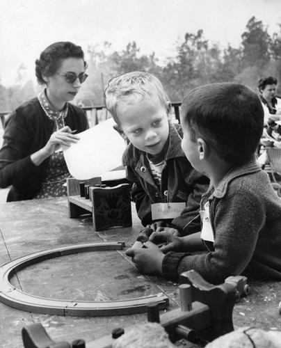 Mothers, children in class together