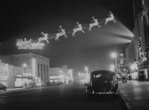 Christmas decorations on Wilshire looking east from Burnside