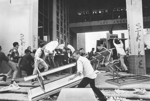 Students clear away barricade on Los Angeles CIty College campus