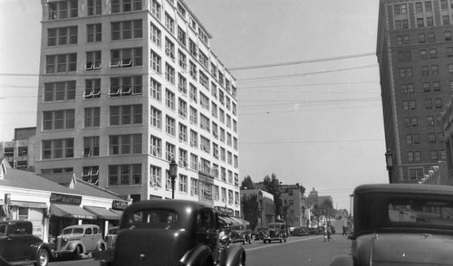 Wilshire Boulevard, looking east from Alvarado Street